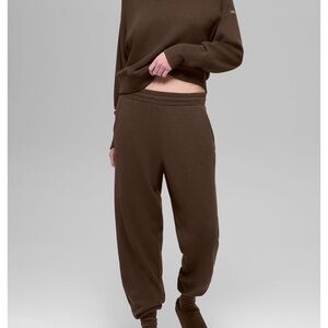 ALO Waffle Brown Women's Joggers and mock neck set